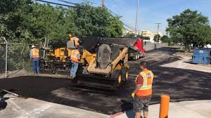 Best Asphalt Driveway Installation  in Smithville, TX